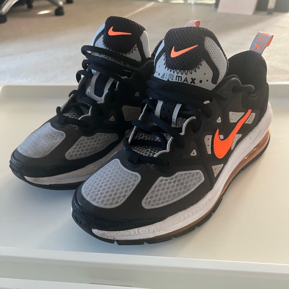 Nike Air Max Genome - gently worn